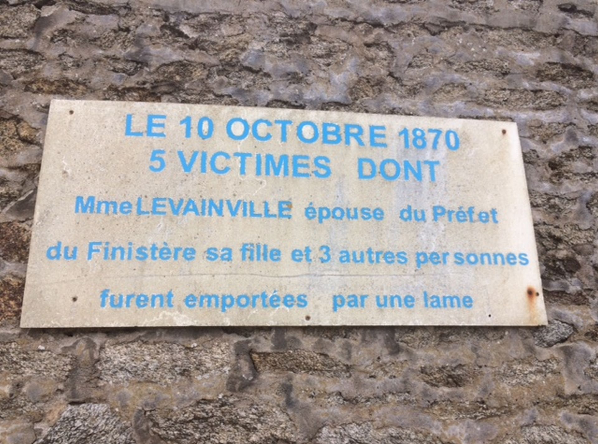 5f7dbbde2621d panneau rocher 5031800