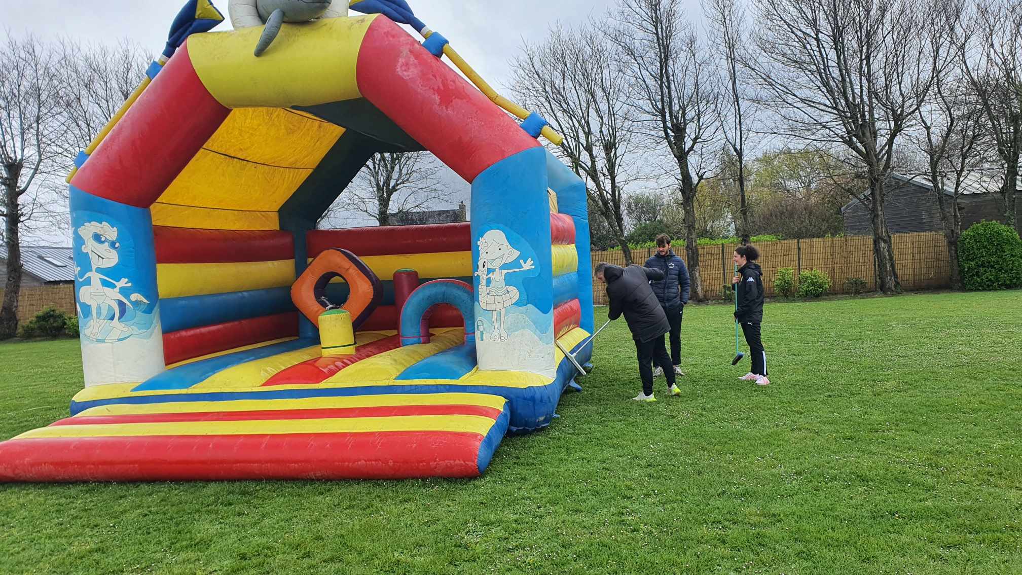 La Team opérationnelle en mode "corps de balais"